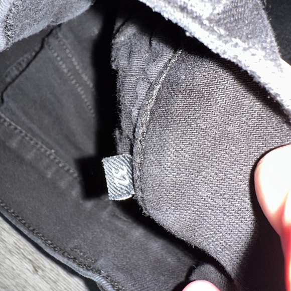 7 For All Mankind - Picture 10 of 13